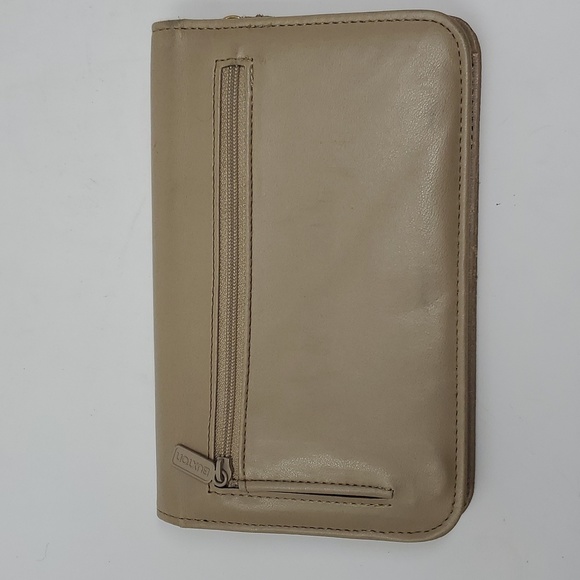 Buxton Wallet Tan Key Chain and Checkbook Cover - Picture 2 of 7